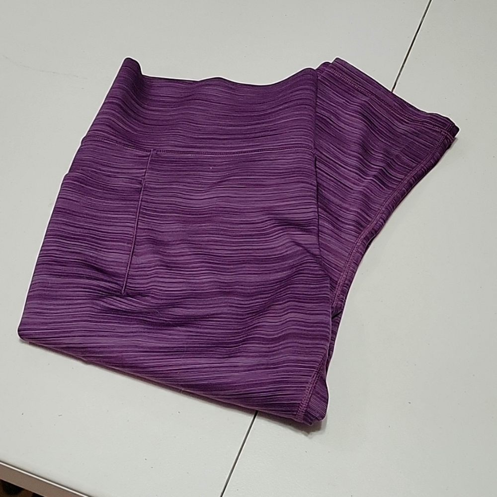 Athleta Capri length leggings, purple XL